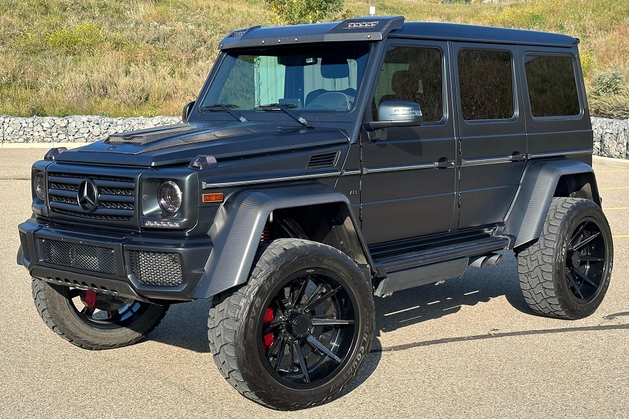 2017 Mercedes-Benz G550 4x4
            />
          </div>
          <div class=